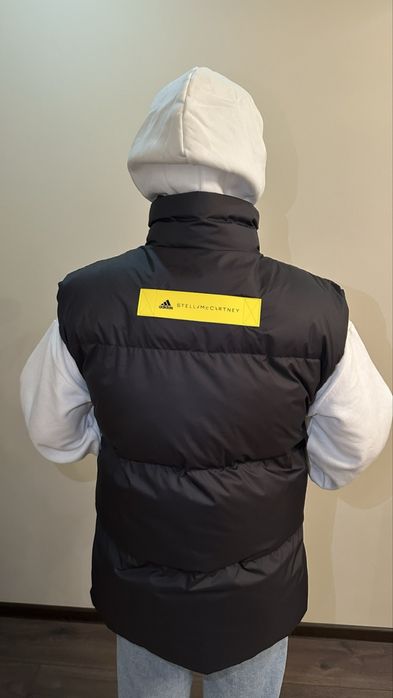 Жилет Adidas by Stella Mccartney