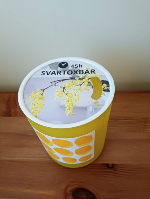 Świeca zapachowa Ikea Svartoxbar w szkle