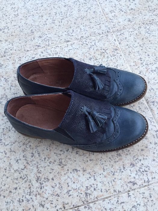 Sapatos azuis