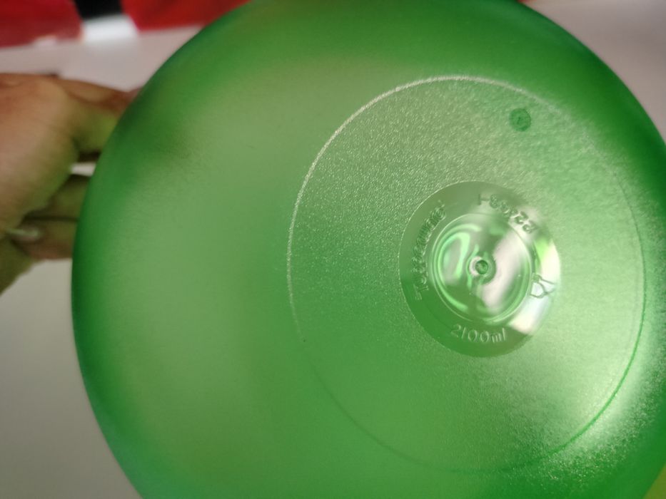 Półmisek perła stołowa Tupperware zielona z zieloną pokrywką 2,1 l