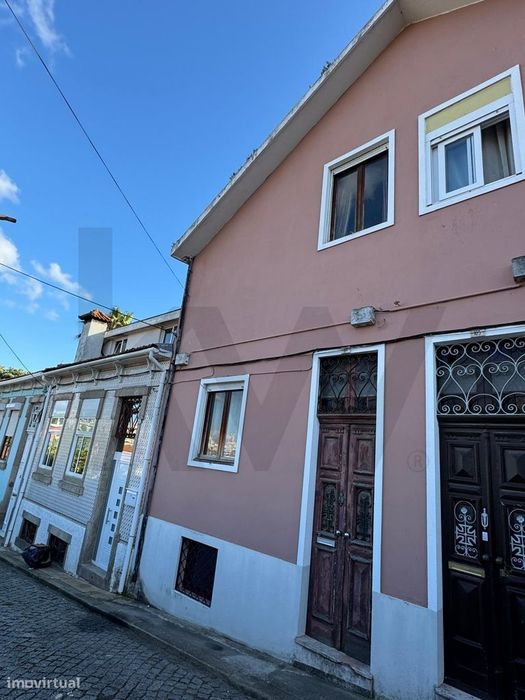 Moradia na Zona histórica de Gaia vista rio