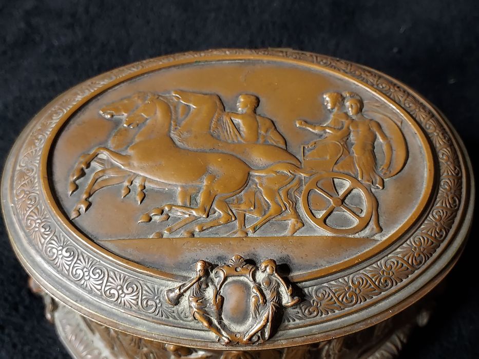 Guarda joias ou caixinha antiga