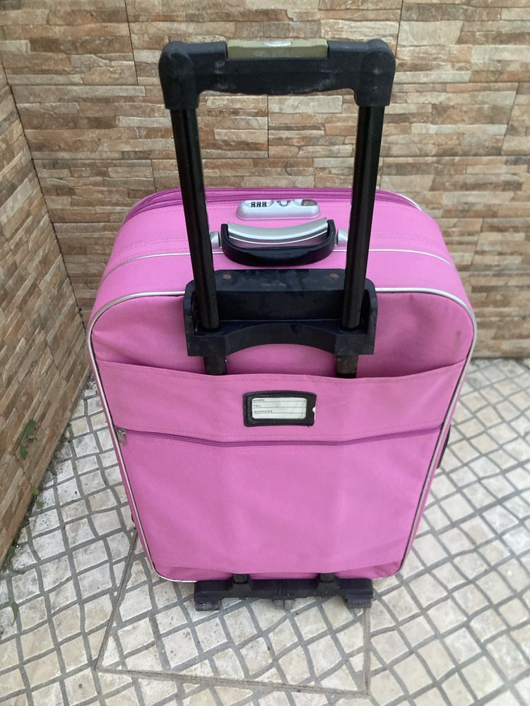 Mala de viagem de porão em bom estado