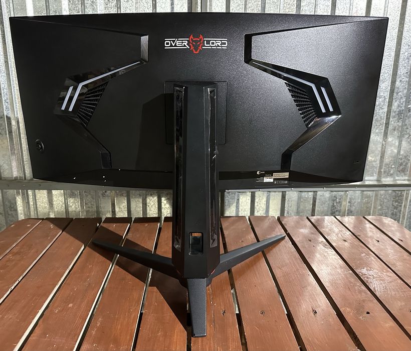 34ʼʼ QUBE Overlord C34UQ144