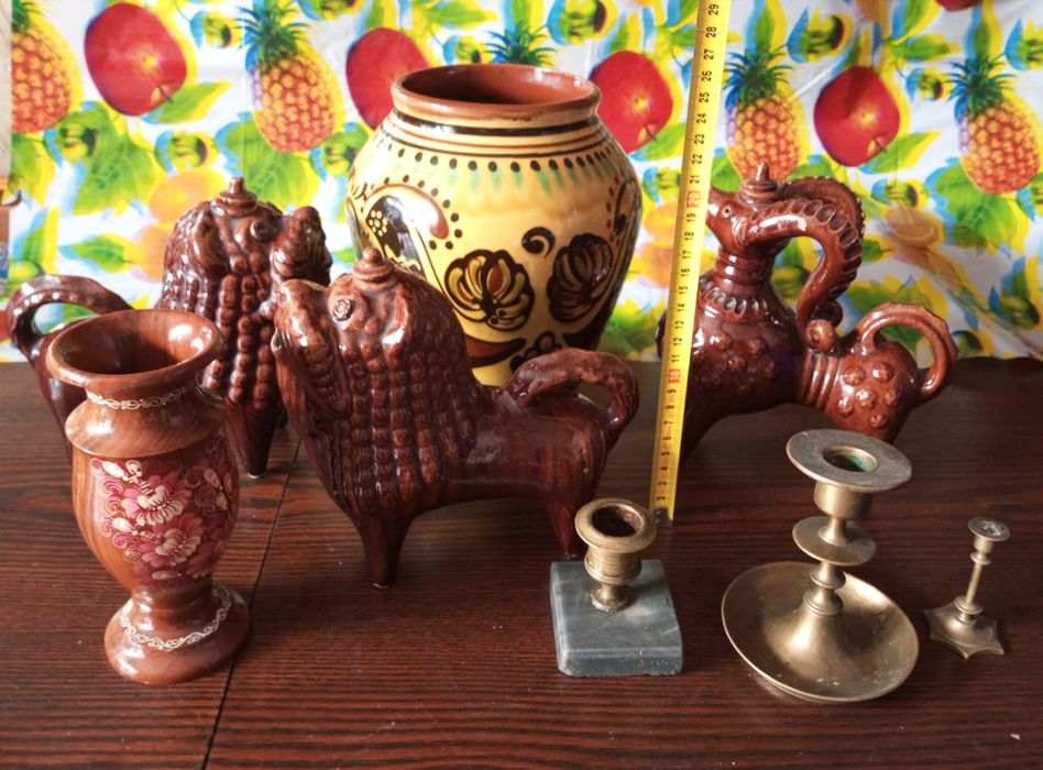 Штофи, ваза, бронзові підсвічники