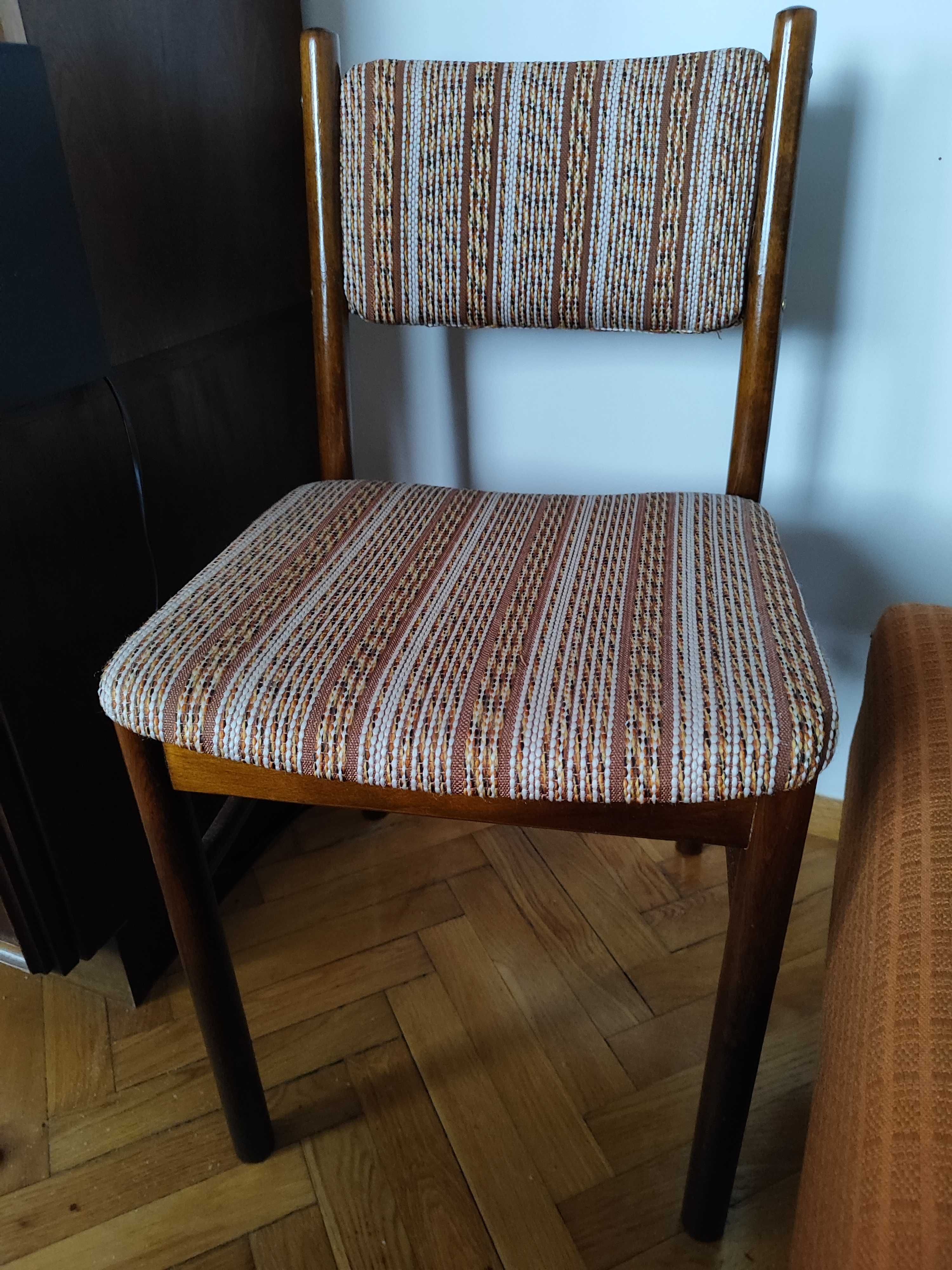 Krzesła tapicerowane vintage PRL fabryka w Radomsku (2 szt.)