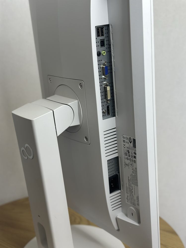 Професійний монітор Fujitsu B24-8 TE Pro Green 24” IPS Pivot