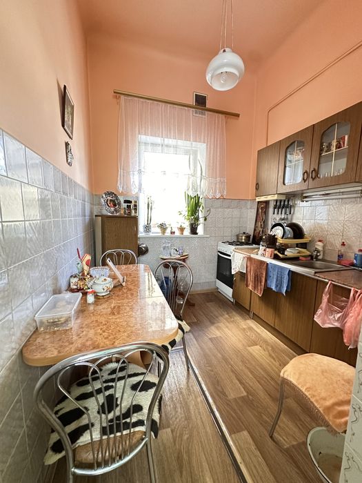 Для 2х—3-х дівчат студенток,вул Університетська, поруч ЧНУ, ОНЮА, БДМУ