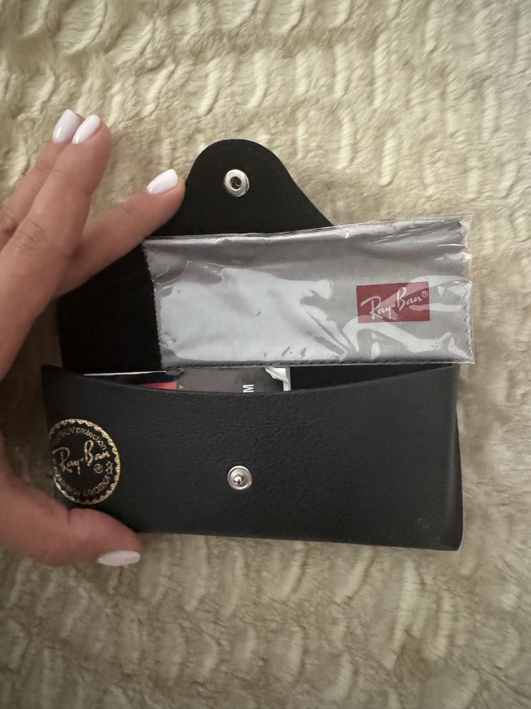 Vendo oculos de sol Rayban NOVOS