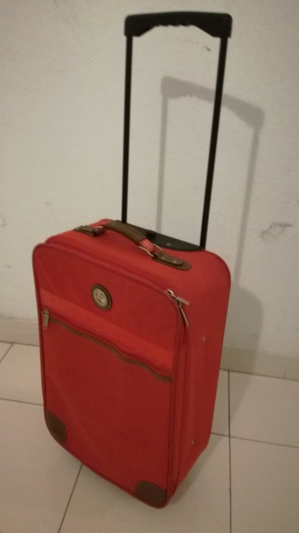 Mala.     de viagem  55 x36