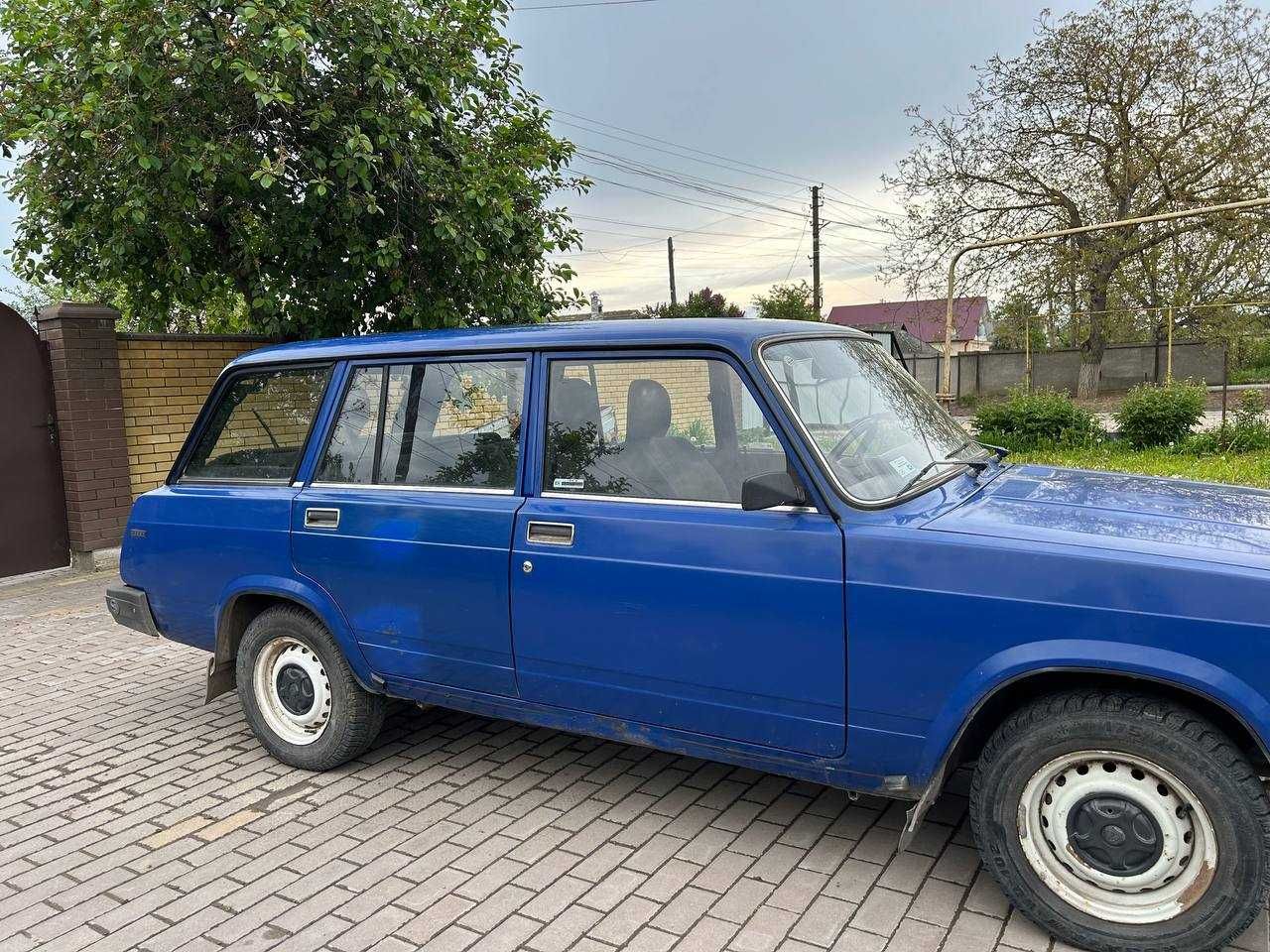 Автомобіль ВАЗ 21043