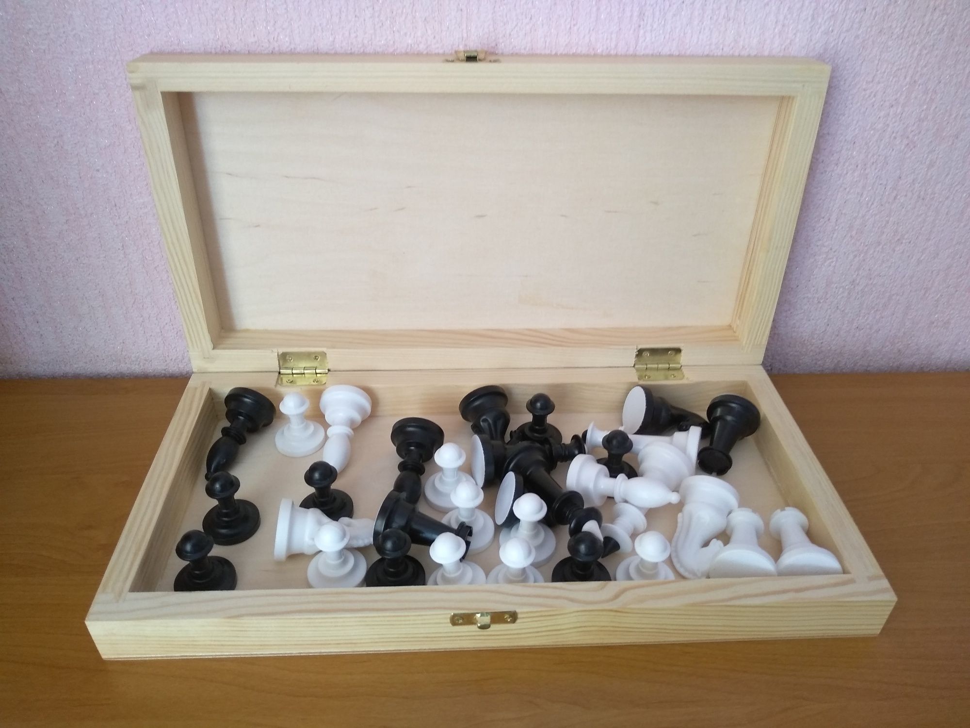 Шахмати+шашки+біле доміно з деревяною дошкою на подарунок