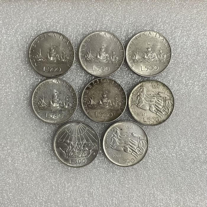 Срібні монети Італії номіналом 500 лір.