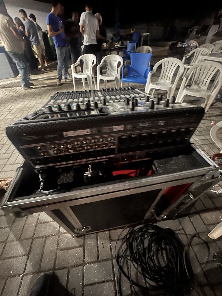 Mesa digital BEHRINGER X32 producer c/case