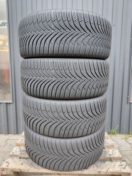 225/45/17 Hankook Winter Icept RS2 komplet