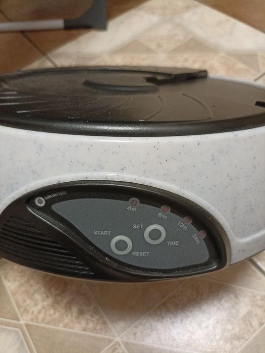 Automatyczny karmik dla psa lub kota