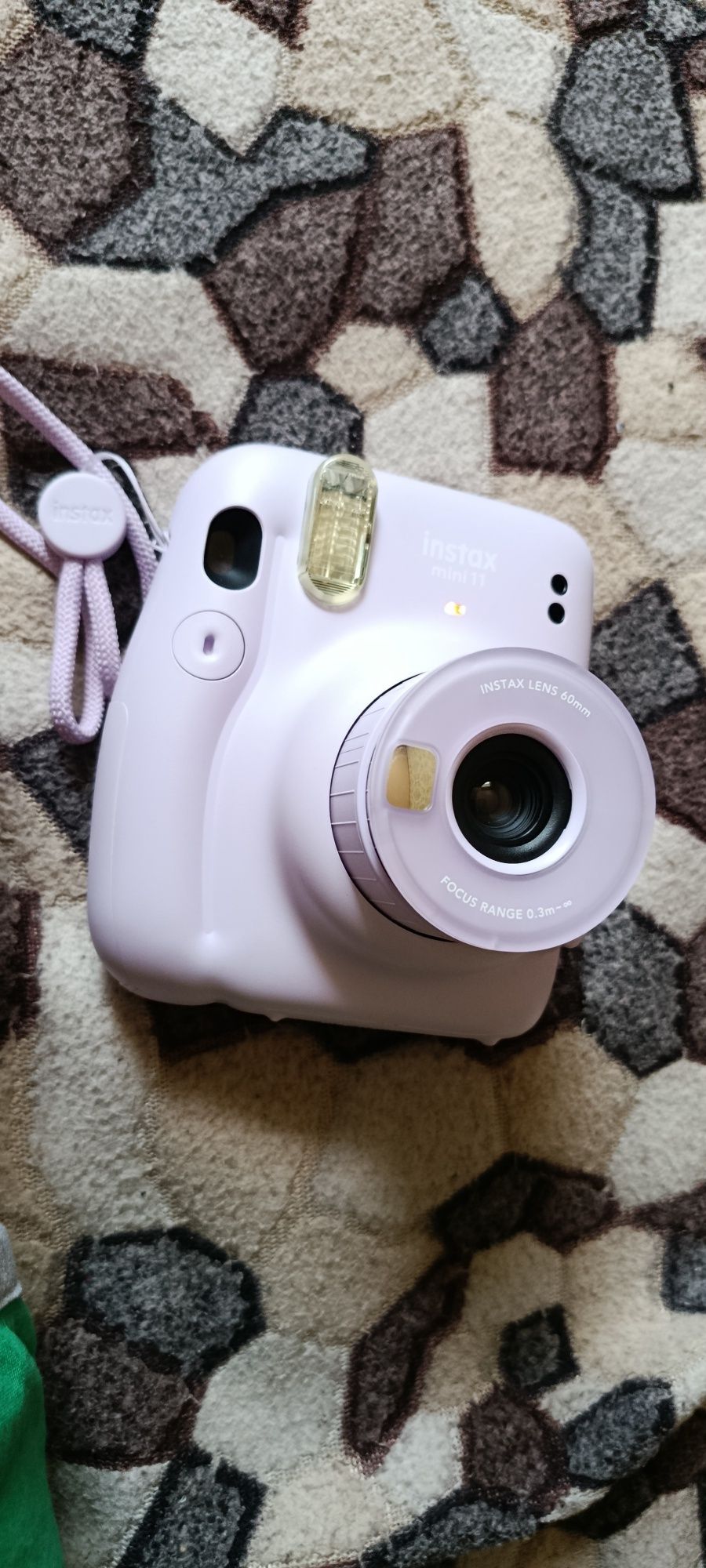 Продам instax mini 11