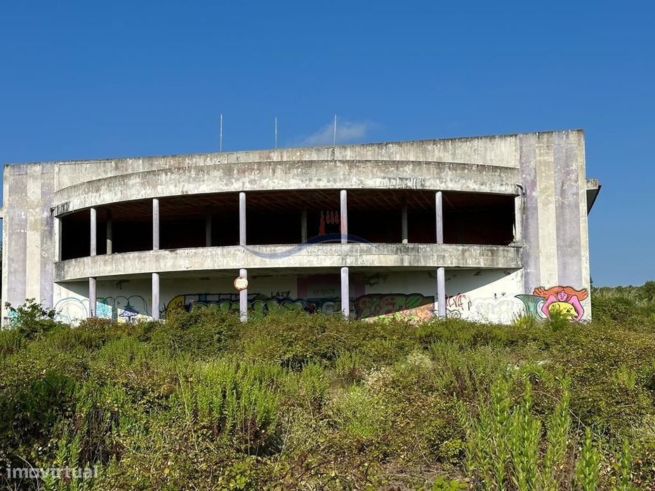 Prédio urbano - Praia do Pedrogão