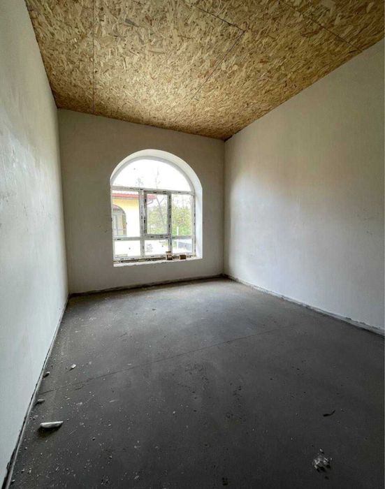 Квартира з балконом газове опалення передмістя столиці