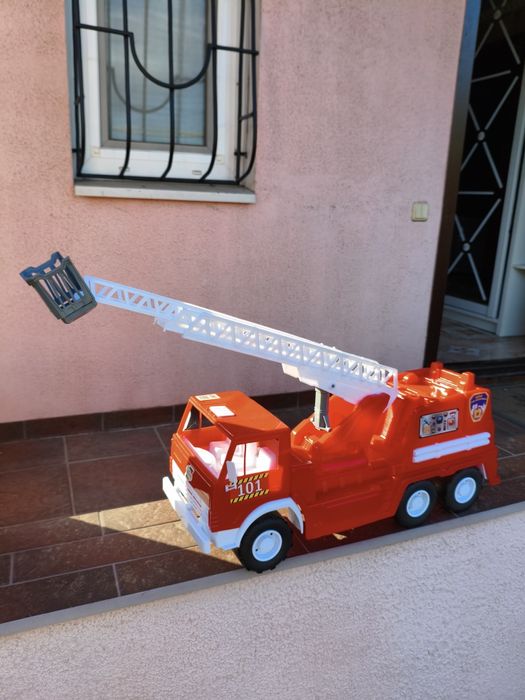 Продам Велику Машинку Для Дитини