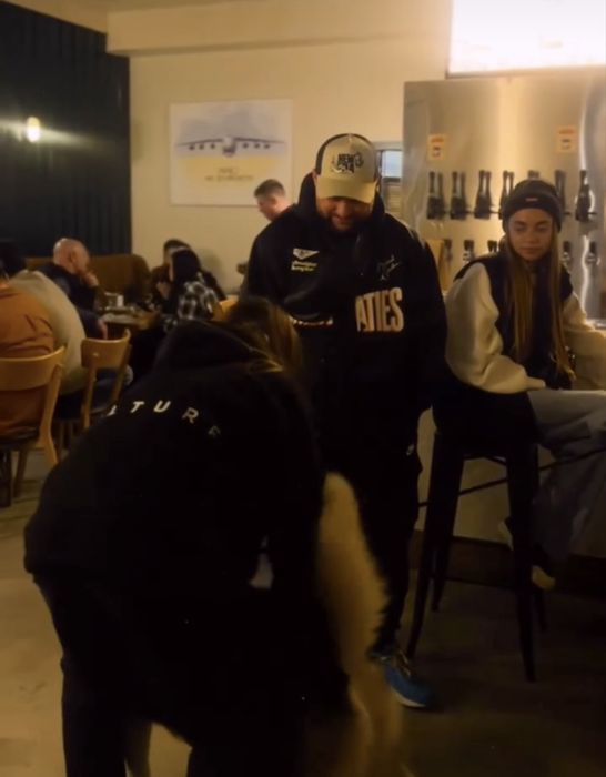 Продаётся стильный районный бар