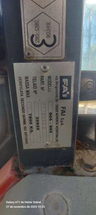 Retroescavadora FAI 905