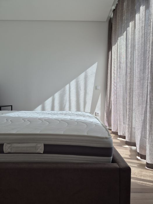 NOVO Colchão de Molas Ensacadas branco com apenas 2 meses 160x195