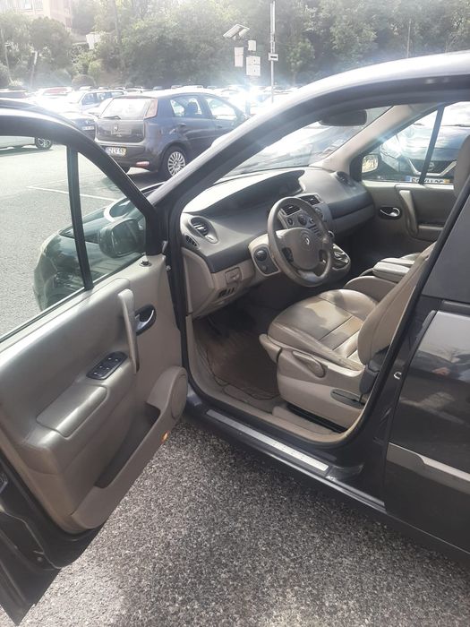 Scénic 7 lugares – conforto e espaço a bom preço | 1.5 dCi económico