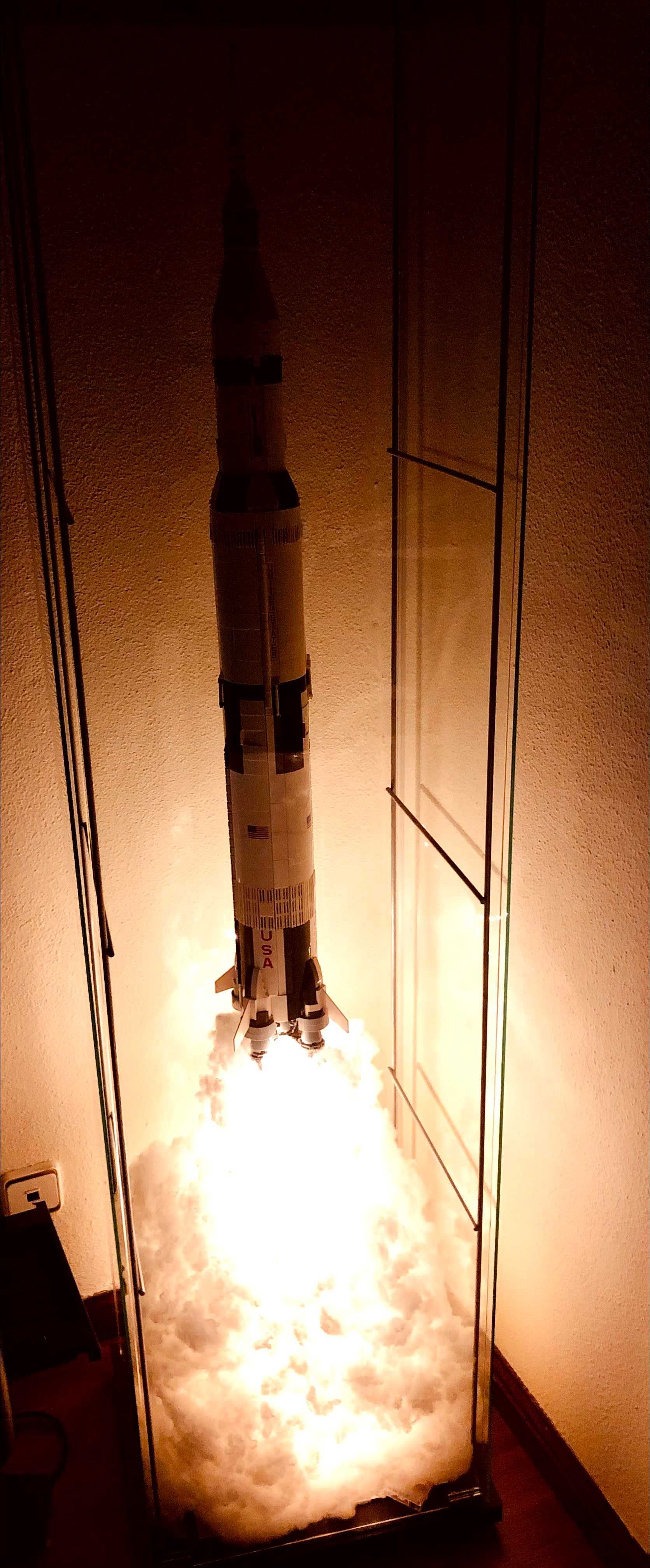 LEGO Foguetão Apollo Saturno V (21309)