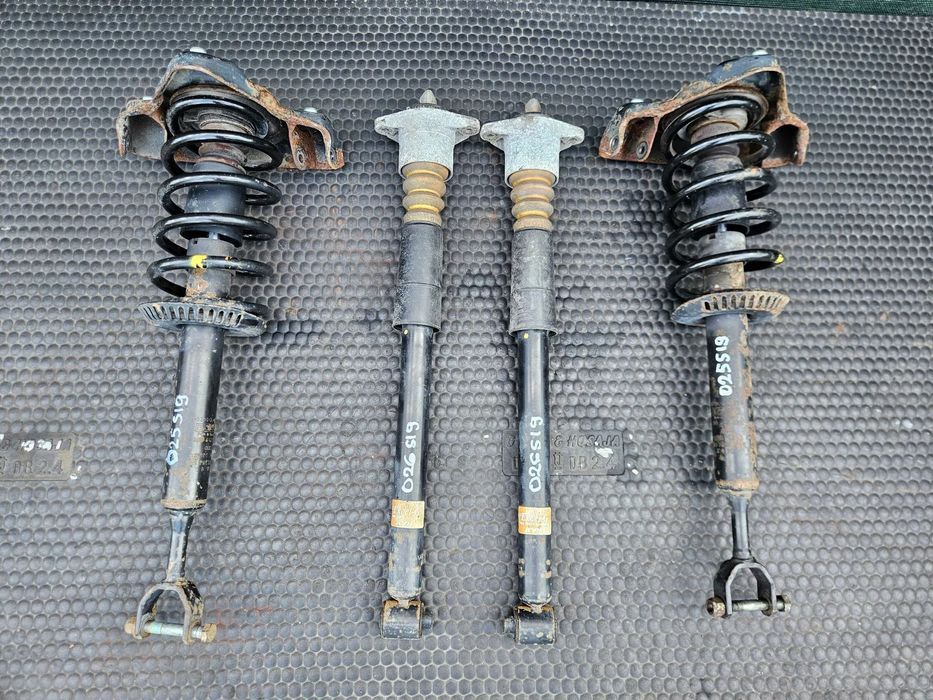 Sprężyny Amortyzatory 3B0413031A 8D0412103B Mc Person Przod Tyl Zawieszenie 1.9 TDI Audi A4 B5 VW Passat B5