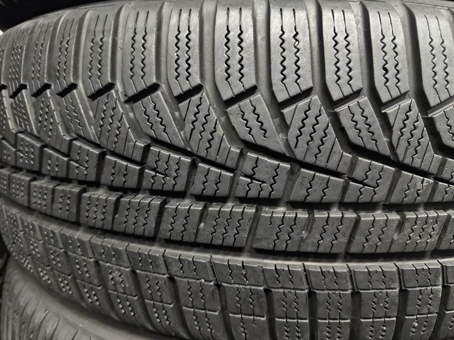шини б.у зима 205/55 R17 91H - Hankook I*ceprt EVO2 склад резини