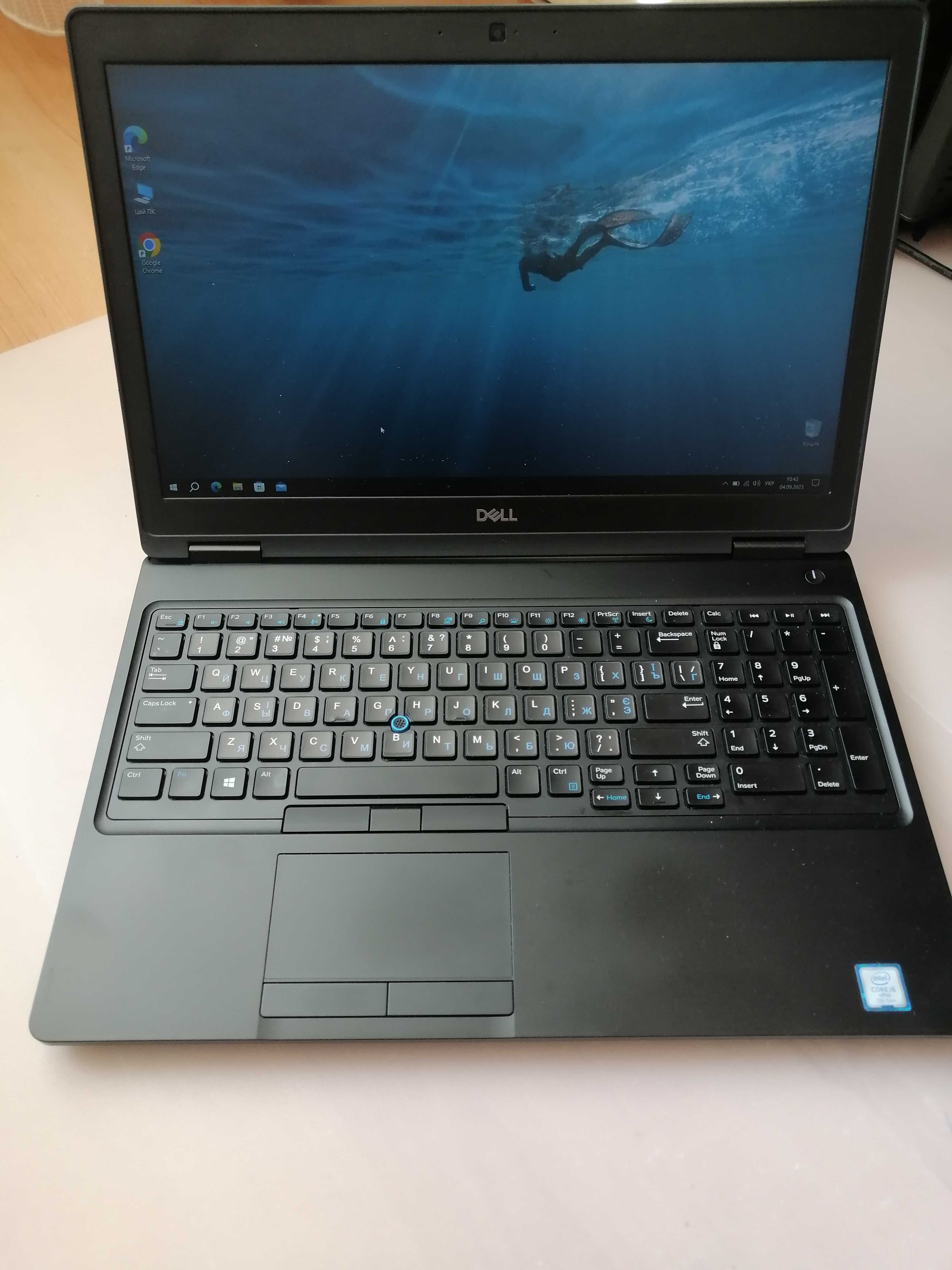 Потужний та недорогий ноутбук Dell 5590