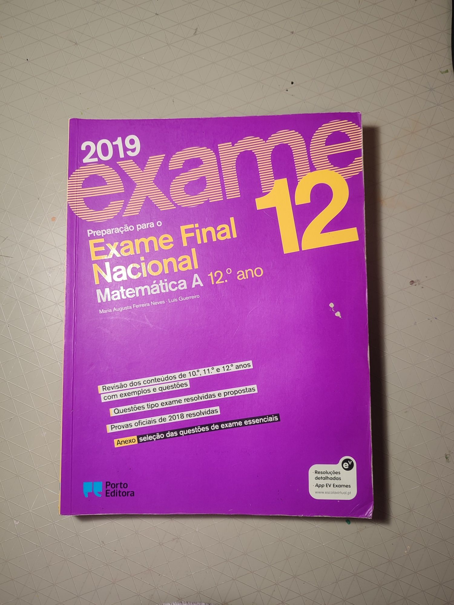 Livro de preparações para Exame Nacional de Matemática A