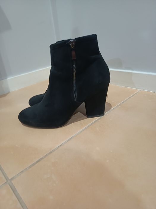 Botki ze skóry zamszowej