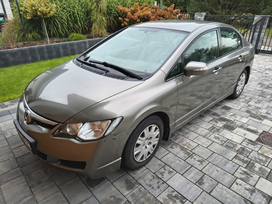 HONDA CIVIC 1.8 benzyna - 140 KM rocznik 2006r. SALON PL