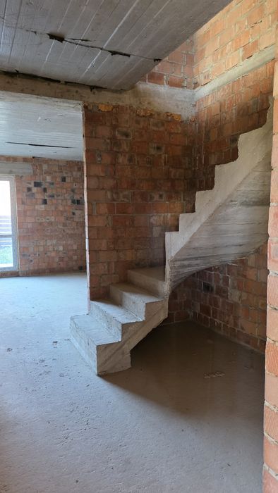 Продається Таун хаус з ділянкою 2 сотих та гаражем