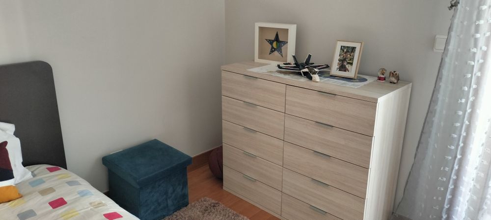 Camiseiro duplo de quarto