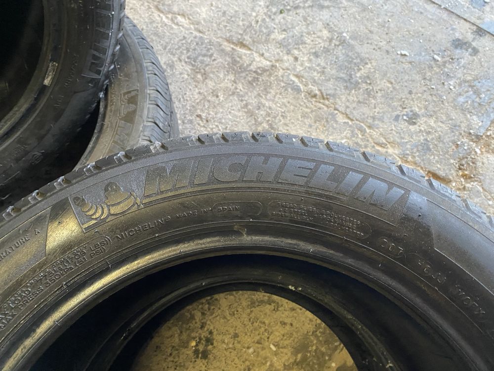 Резина MICHELIN 235/55 R17 4 шт комплект літо