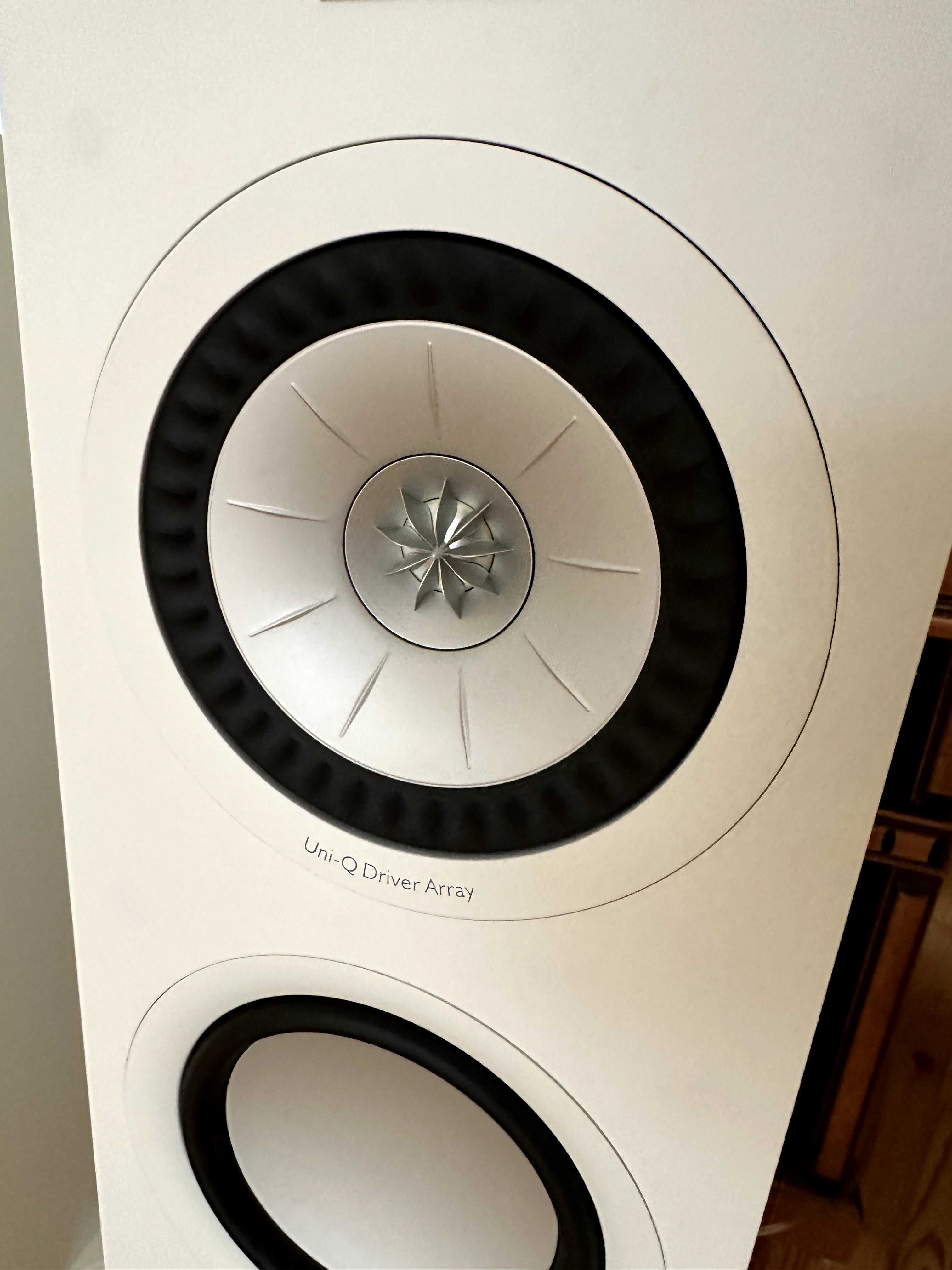 Kolumny Głośnikowe Podłogowe KEF Q750 Białe + Maskownice