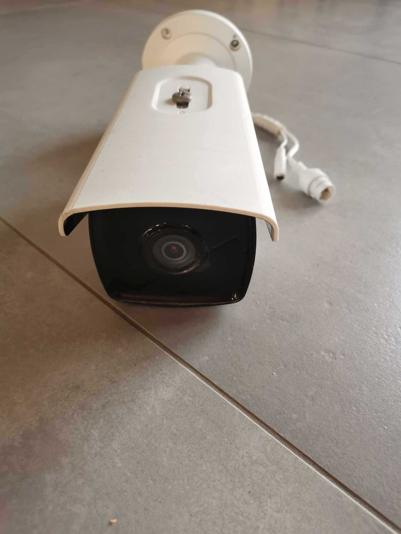 Dwie kamery IP Hikvision ds - 2CD2T25FWD