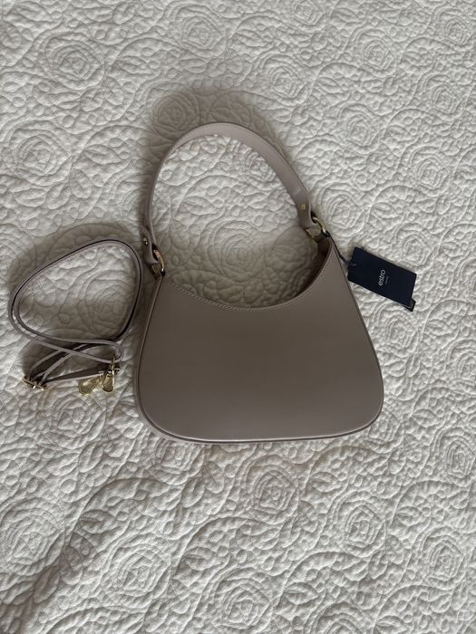 Шкіряна сумка Estro бежева напівмісяць