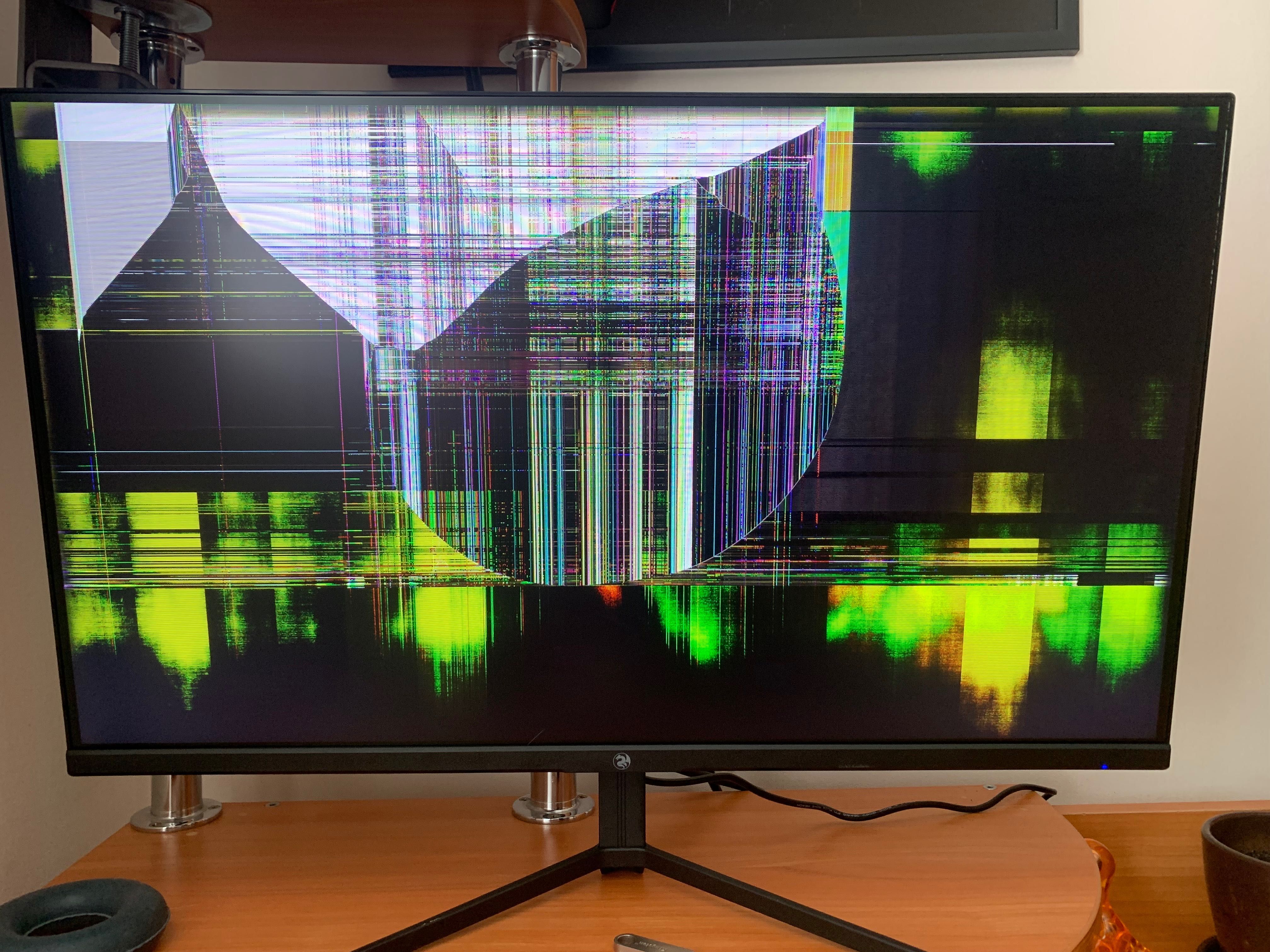 Монітор на запчастини (2E GAMING
MONITOR
G2421B)