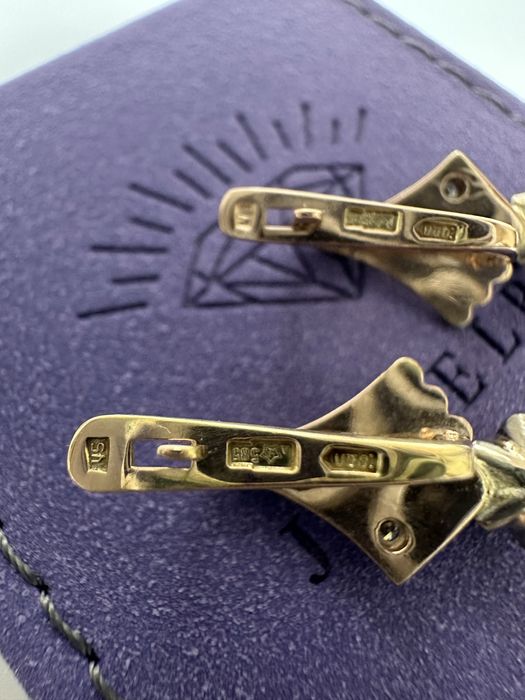 Золотые серьги с бриллиантами