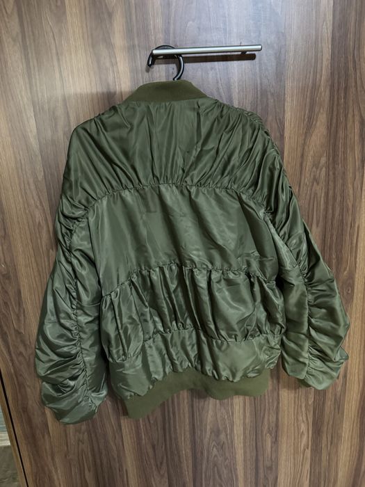 Жіночий oversize бомбер кольору хакі