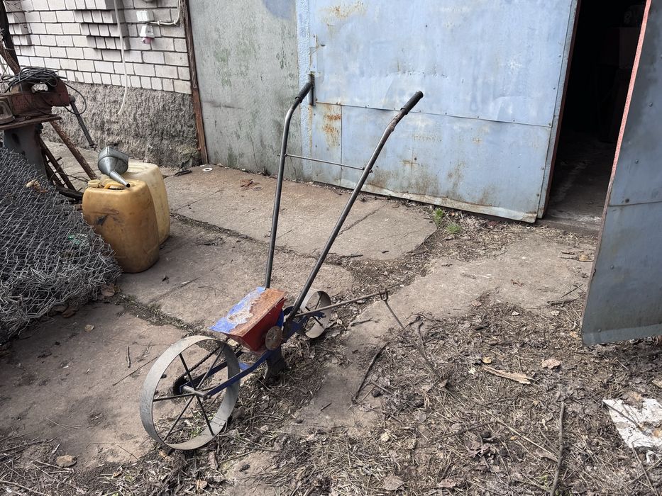 Продам сівалку ручну однорядну