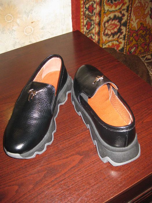 Продам кожаную осеннюю женскую обувь 41 разм.