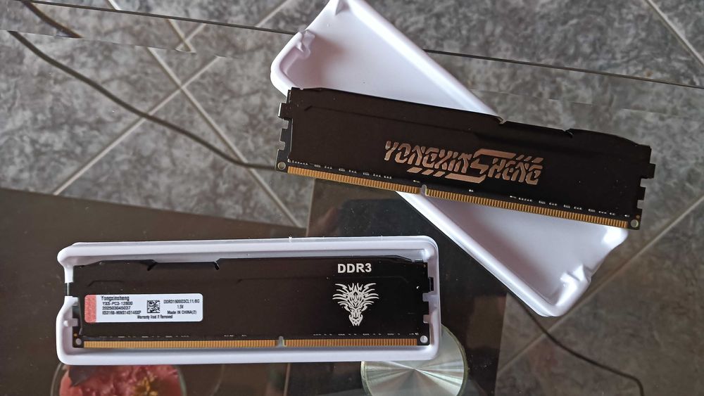 Memórias RAM Yongxinsheng DDR 3  8 GB - Novas