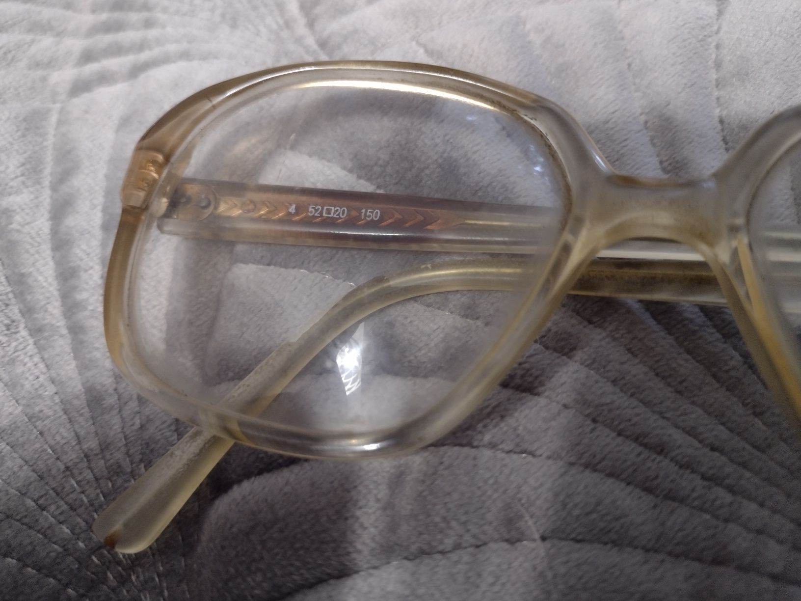 Stare okulary vintage lata 70-te