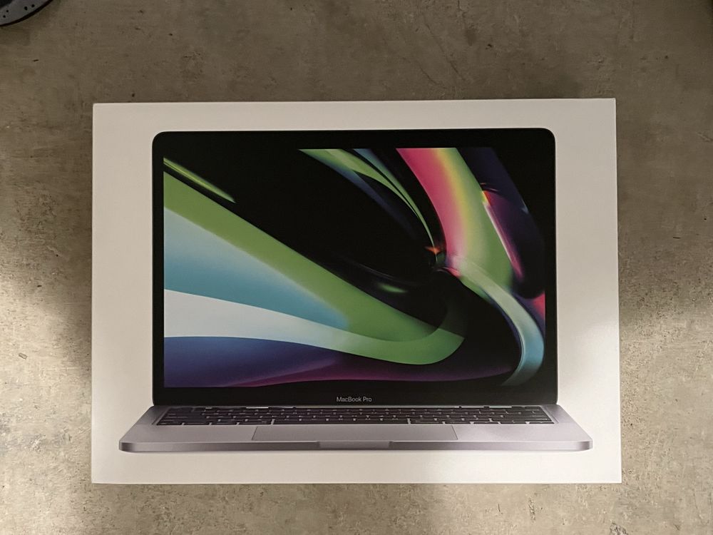 Caixa macbook pro 13”