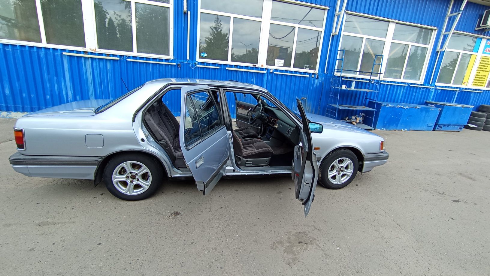 Продам Mazda 929